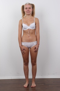 6. Download full pics of Kristyna (18) from czechcasting.com