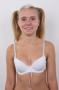 8. Download full pics of Kristyna (18) from czechcasting.com