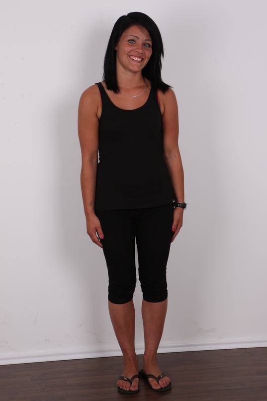 2. Download full pics of Aneta (18) from czechcasting.com