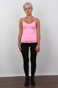 2. Download full pics of Simona (26) from czechcasting.com