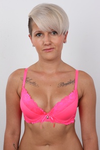 3. Download full pics of Simona (26) from czechcasting.com