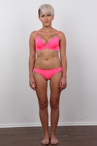 6. Download full pics of Simona (26) from czechcasting.com