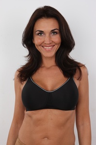 3. Download full pics of Pavla (41) from czechcasting.com