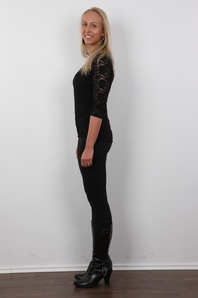 1. Download full pics of Dominika (20) from czechcasting.com