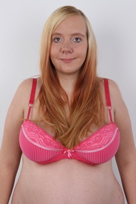 3. Download full pics of Pavlina (23) from czechcasting.com