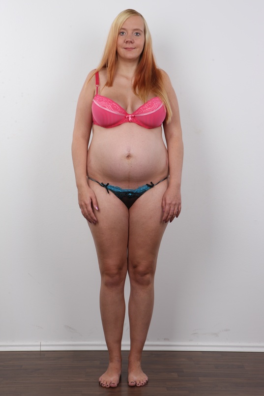 6. Download full pics of Pavlina (23) from czechcasting.com