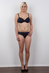 6. Download full pics of Kristyna (21) from czechcasting.com