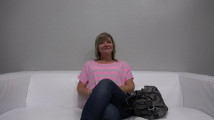 1. Download full pics of Jana (49) from czechcasting.com