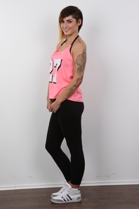 1. Download full pics of Veronika (21) from czechcasting.com