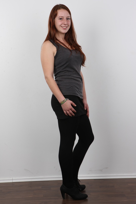 1. Download full pics of Lucie (20) from czechcasting.com