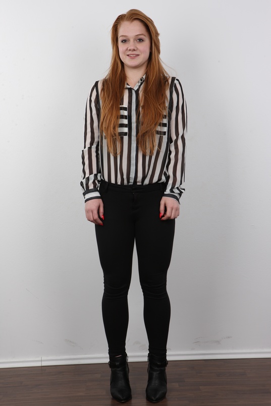 2. Download full pics of Eliska (18) from czechcasting.com