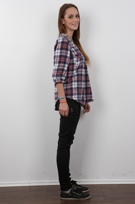 1. Download full pics of Veronika (21) from czechcasting.com