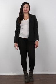 2. Download full pics of Iveta (18) from czechcasting.com