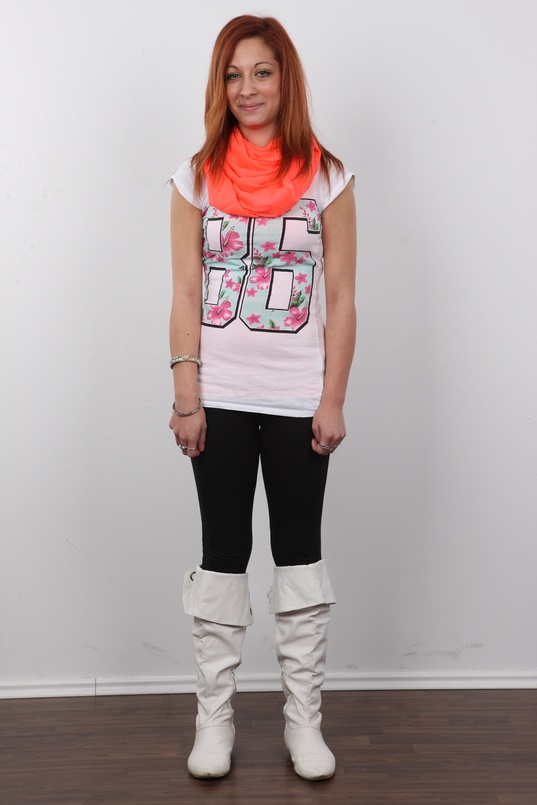 2. Download full pics of Nikola (22) from czechcasting.com