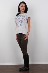 2. Download full pics of Karolina (25) from czechcasting.com