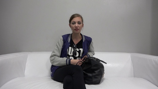 1. Download full pics of Tereza (20) from czechcasting.com