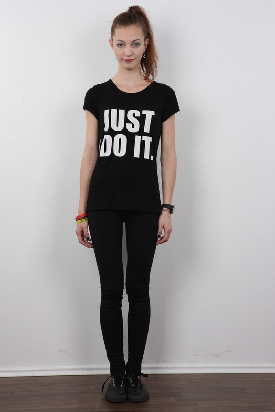 2. Download full pics of Tereza (20) from czechcasting.com