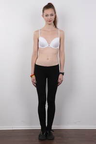 4. Download full pics of Tereza (20) from czechcasting.com