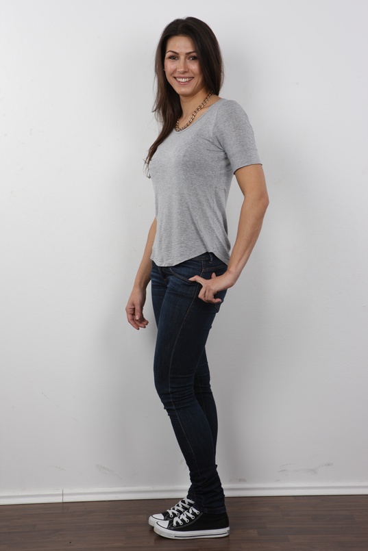 1. Download full pics of Adela (28) from czechcasting.com