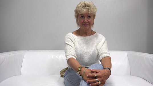 1. Download full pics of Anna (68) from czechcasting.com