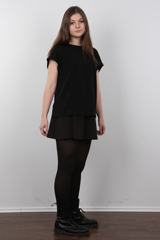 1. Download full pics of Marketa (18) from czechcasting.com