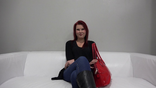 1. Download full pics of Marie (19) from czechcasting.com