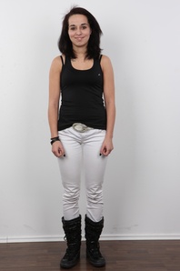 1. Download full pics of Dana (20) from czechcasting.com