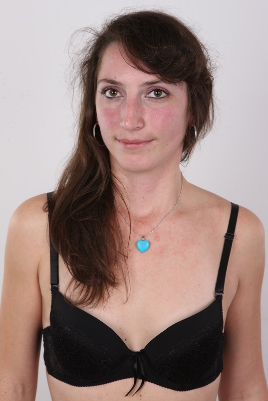 6. Download full pics of Jana (28) from czechcasting.com