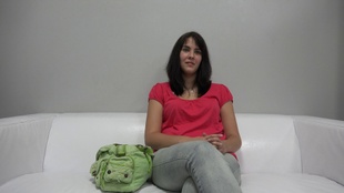 1. Download full pics of Iva (25) from czechcasting.com