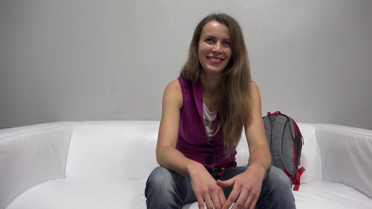 1. Download full pics of Diana (26) from czechcasting.com