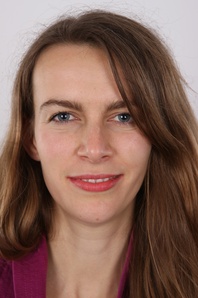 1. Download full pics of Diana (26) from czechcasting.com