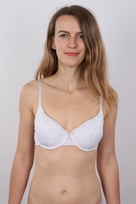 6. Download full pics of Diana (26) from czechcasting.com