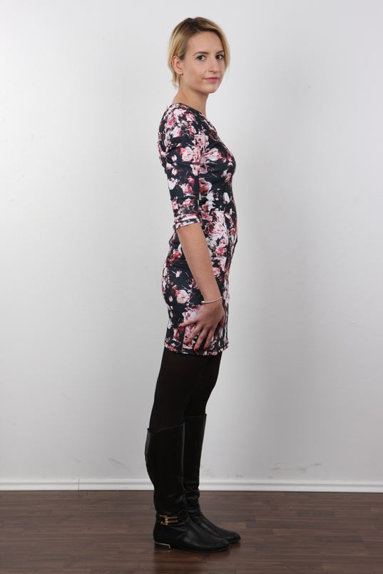 3. Download full pics of Eva (25) from czechcasting.com