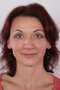 1. Download full pics of Hana (41) from czechcasting.com