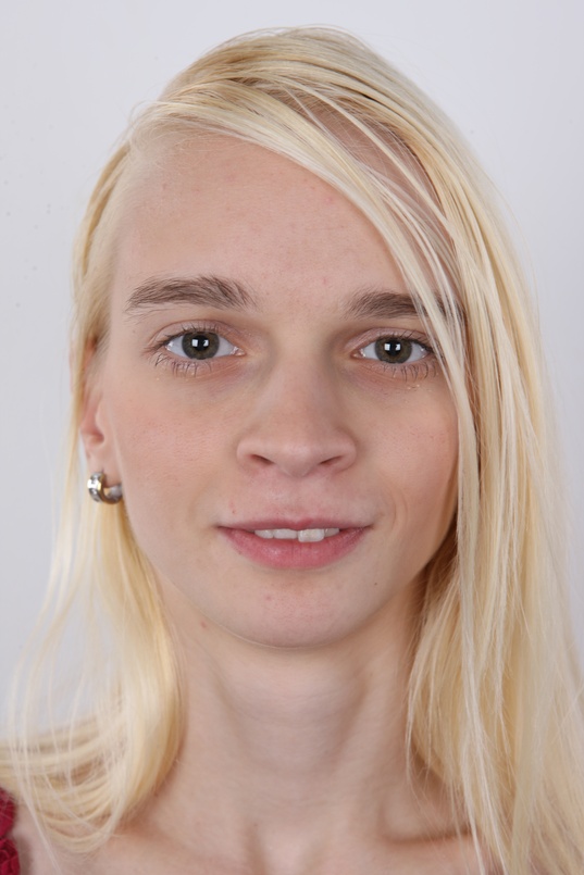 1. Download full pics of Kristyna (22) from czechcasting.com