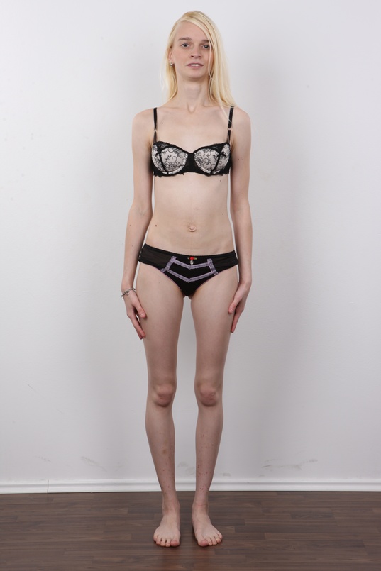 7. Download full pics of Kristyna (22) from czechcasting.com