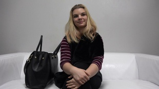 1. Download full pics of Aneta (18) from czechcasting.com