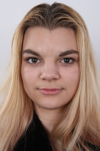 1. Download full pics of Aneta (18) from czechcasting.com