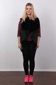 2. Download full pics of Aneta (18) from czechcasting.com