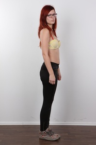 5. Download full pics of Simona (21) from czechcasting.com