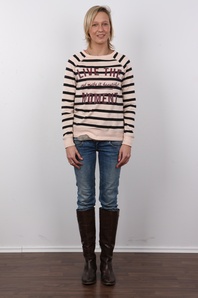 2. Download full pics of Martina (27) from czechcasting.com