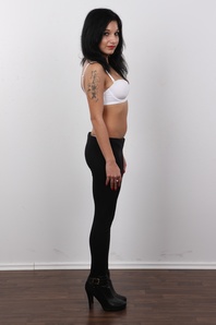 5. Download full pics of Pavlina (20) from czechcasting.com