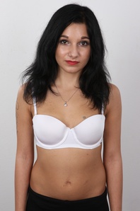 6. Download full pics of Pavlina (20) from czechcasting.com