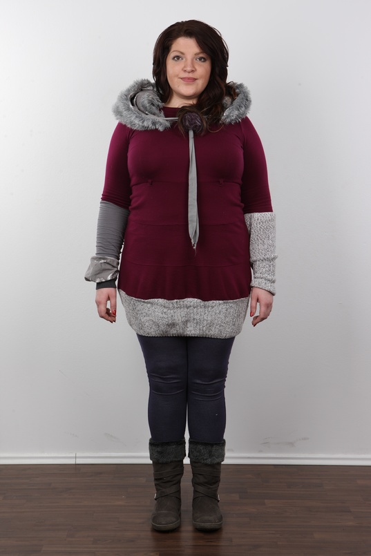 2. Download full pics of Zuzka (25) from czechcasting.com