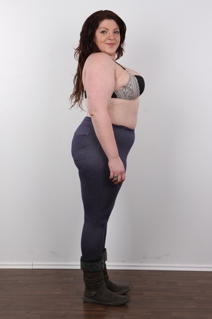 5. Download full pics of model Zuzka (25) from czechcasting.com