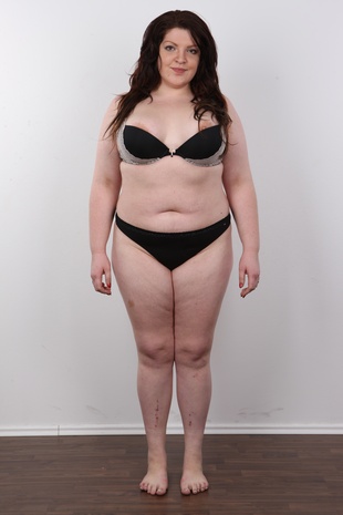 7. Download full pics of model Zuzka (25) from czechcasting.com