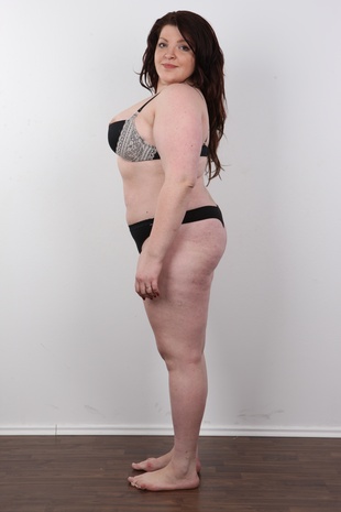 8. Download full pics of model Zuzka (25) from czechcasting.com