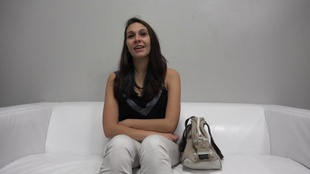 1. Download full pics of Jarka (23) from czechcasting.com