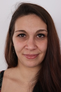 1. Download full pics of Jarka (23) from czechcasting.com