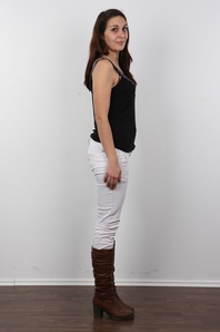 3. Download full pics of Jarka (23) from czechcasting.com